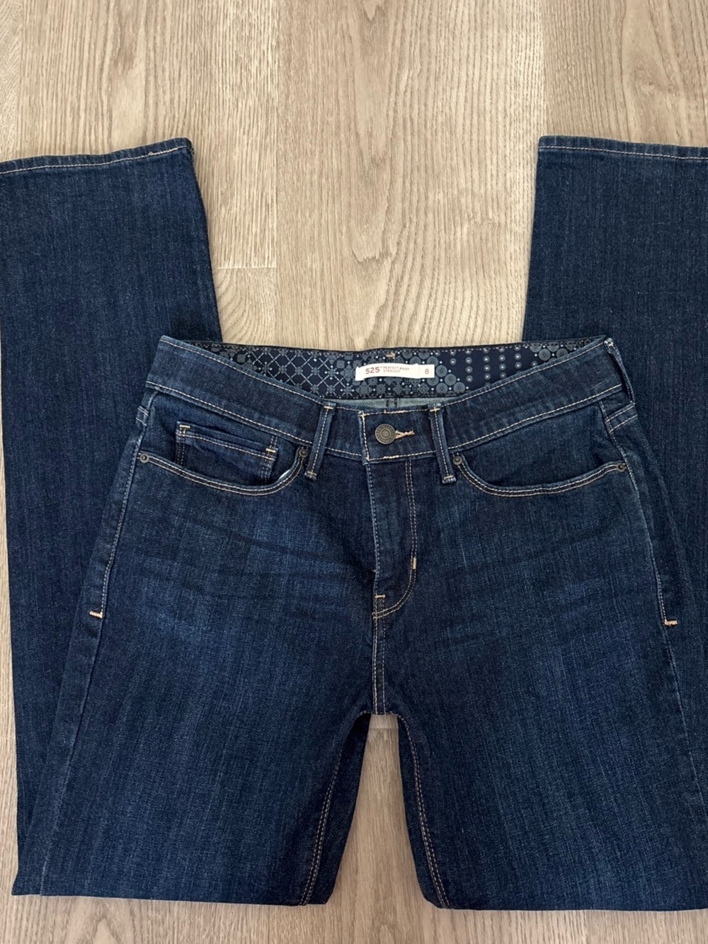 Levi's Women's Dark wash Straight Leg Jeans size 8